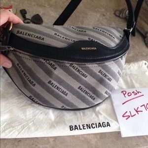 balenciaga fanny pack pink